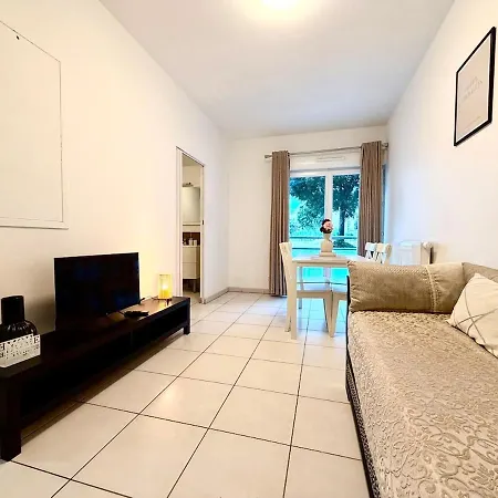 Appartement & Spacieux 2 Pieces Avec Parking Prive *
